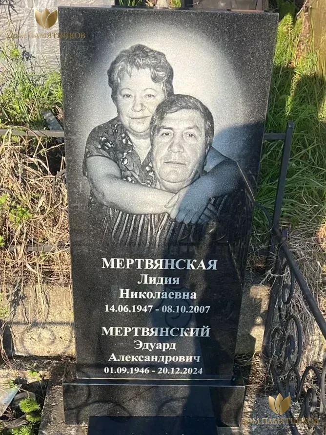 Памятник из гранита "Классика  на двоих 30"